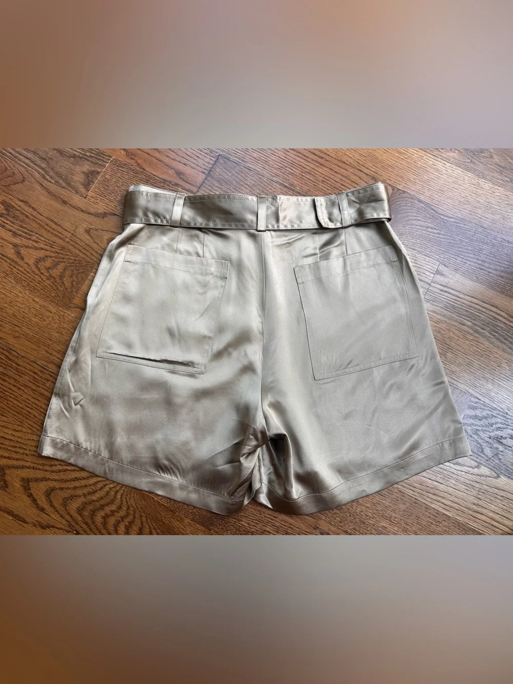 Banana Republic 100% Silk Belted Shorts Champagne Gold Beige Patch Pocket Sz8NWT